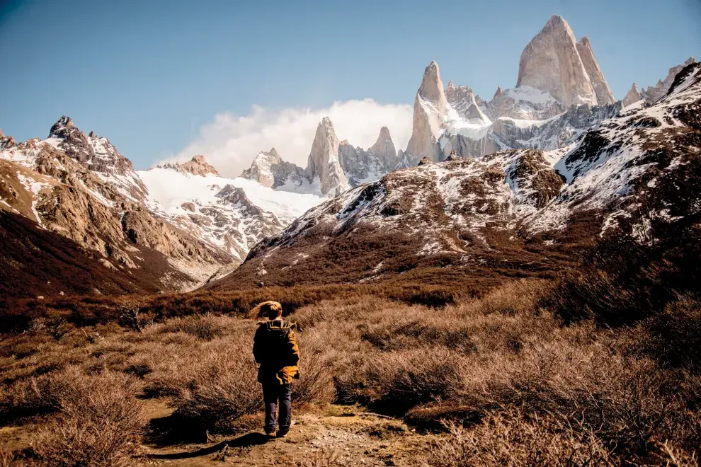 La cumbre del Fitz Roy se impone en el paisaje chaltenense.