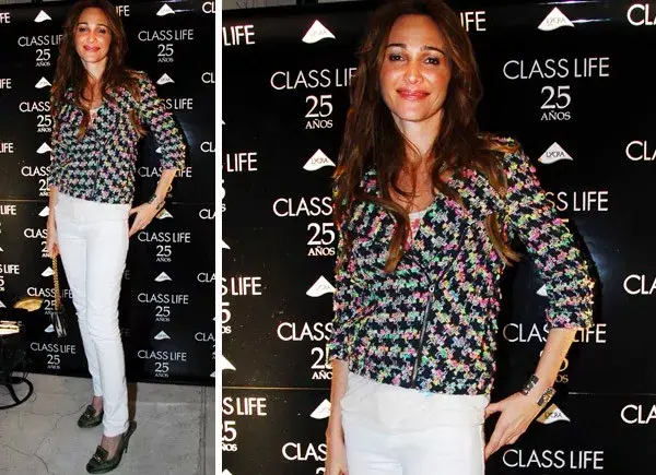 Verónica Lozano fue una de las invitadas a la fiesta de Class Life; su estilo: chaqueta de trama Chanel, pantalones blancos y zapatos con hebilla