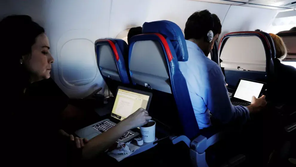 Para poder usar una notebook o tableta a bordo de un avión que viaje a EE.UU., el dispositivo deberá someterse a varios análisis