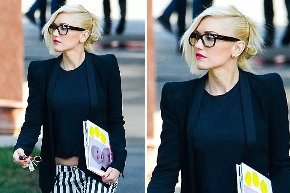 ¡Siempre tan canchera e imponiendo tendencias de pelo! ¿Qué peinado eligió esta vez? Recogido de un lado, y extra lacio del otro: jugado y bien trendy