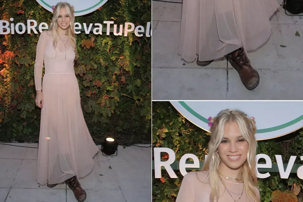 Fiel a su estilo boho-hippie-chic, Connie Isla fue a la presentación de los nuevos productos de Herbal Essences con un vestido de gasa color nude, borcegos y flores en el pelo