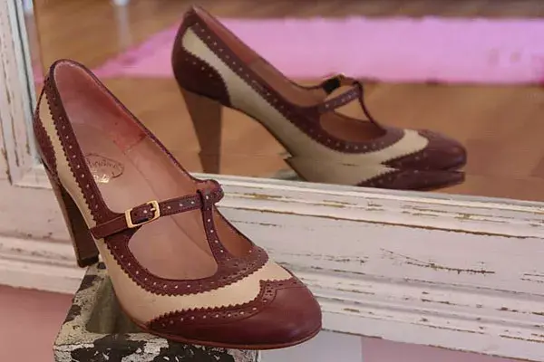 Zapato con taco alto, bicolor