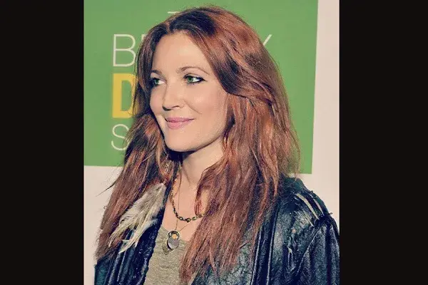 Otra versión del look hippie para una Drew Barrymore en colorado