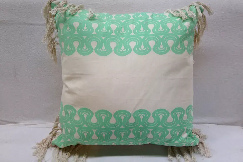 Almohadón GEO (Bartolomea, $420)