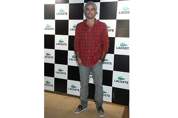 Sin sacarse el gorrito, Facundo Pieres apostó a la camisa escocesa