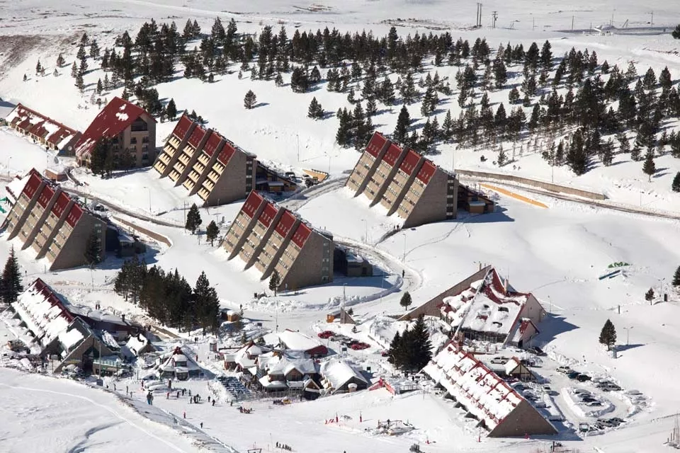 En Las Leñas siempre hay nieve porque tiene 34 cañones artificiales distribuidos por todo el terreno esquiable