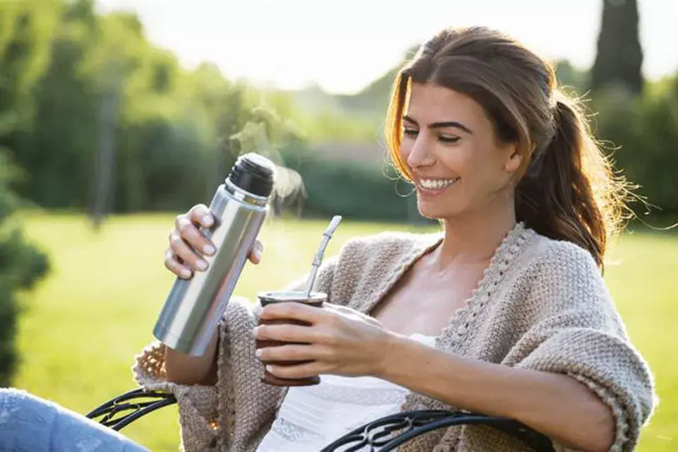 Juliana Awada optó por diseños nacionales y españoles para la producción de moda de Vogue España