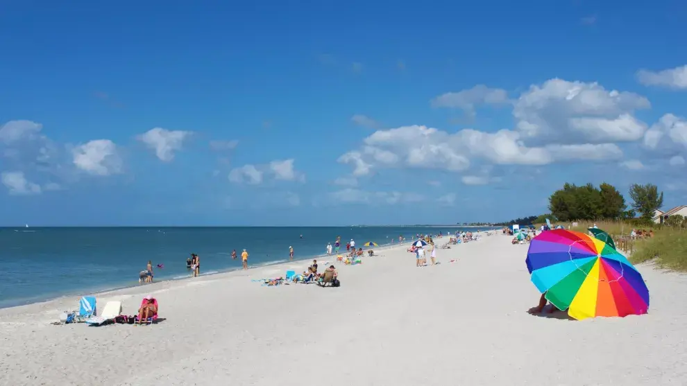 Arenas blancas, muchos caracoles y aguas cálidas, en playas que parecen privadas