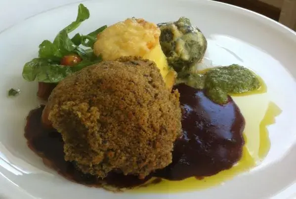 Lomo a las hierbas con la milhojas de papas a la crema que elegimos