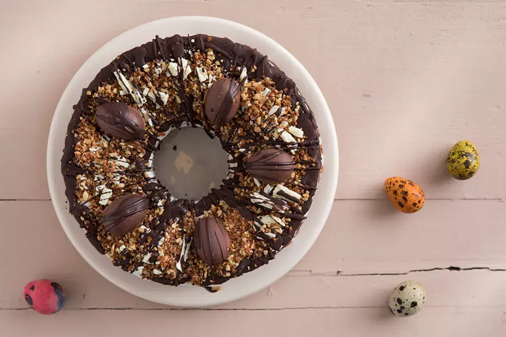 Una bomba helada con helado de chocolate amargo, dulce de leche natural y praliné