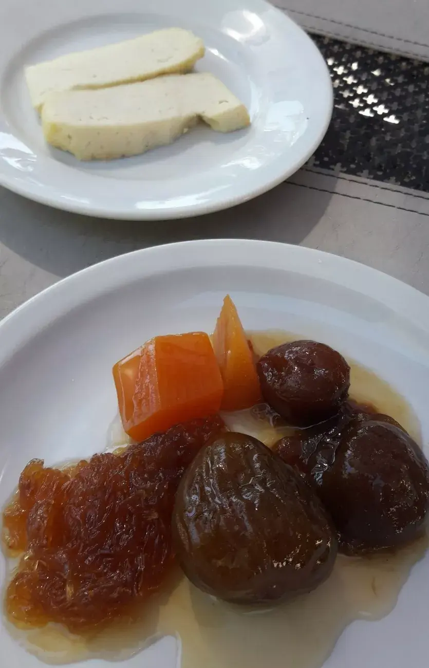 Pedí una degustación de dulces regionales y queso de cabra