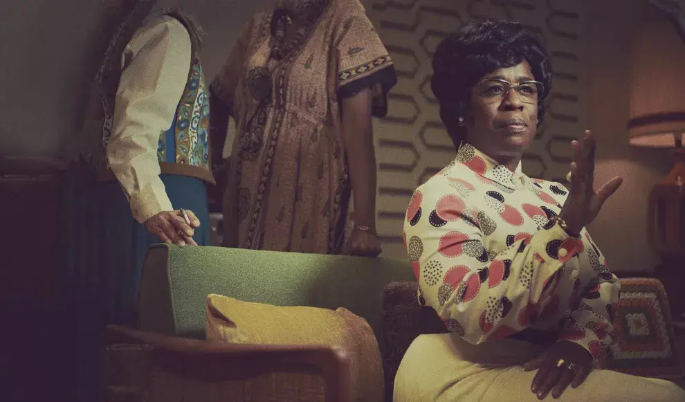 Uzo Aduba como Shirley Chisholm