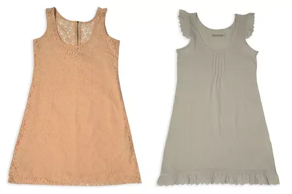 Vestido con puntilla, $120; vestido de guipure $ 185 (Yagmour)