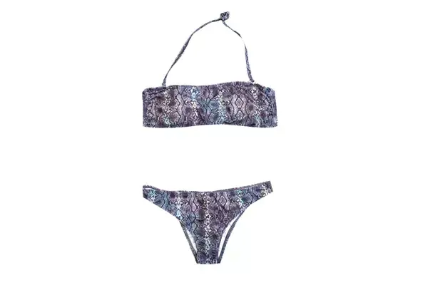Bikini con estampa pitón (Muaa, $320)