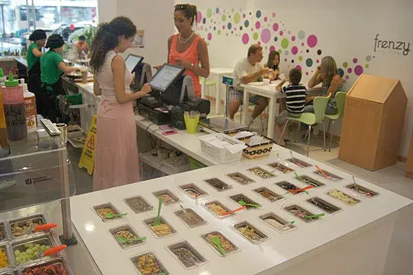 En Frozen Frenzy podés encontrar yogur helado, ensaladas y sándwiches orgánicos