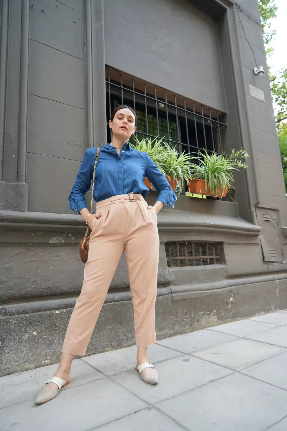 Pantalón: Rimmel Camisa: Zara Zapatos: Julieta Erdocia