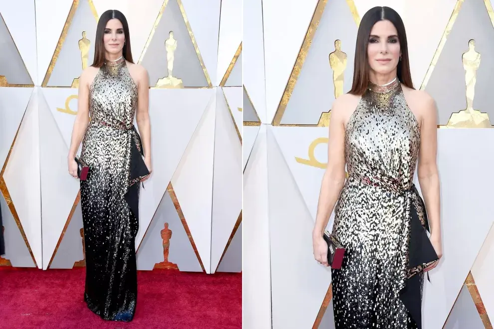 Sandra Bullock con un vestido con cuello halter de lentejuelas en plateado y negro de Louis Vuitton