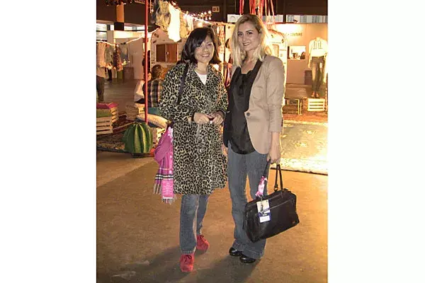 Objetos de deseo: el tapadito animal print y la chaqueta de cuello smoking color camel