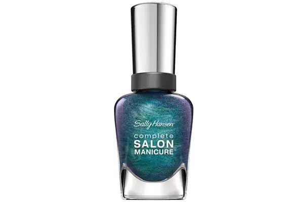 Esmalte tornasolado (Sally Hansen, $65)