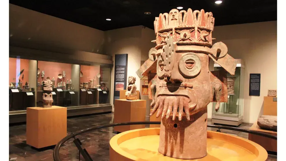 El Museo Nacional de Antropología de México es el mayor y más visitado de su tipo en América latina