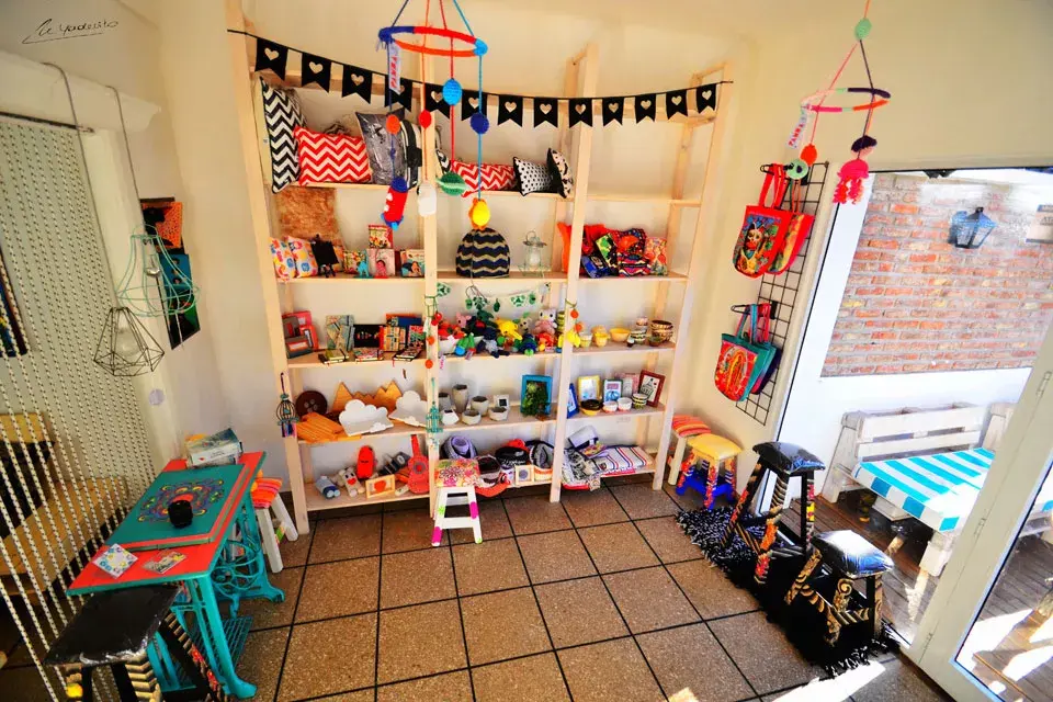 Además de un café, es un espacio de diseño y decoración que invita a quedarse por horas