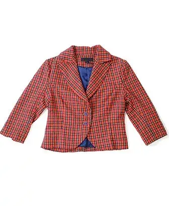 Saco corto escocés (Allô Martinez, $459).