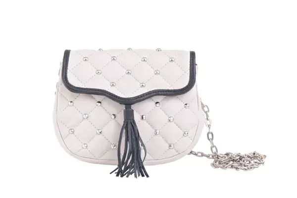 Cartera con tiras largas ($698, Prune)