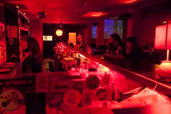 Si querés conocer un lugar diferente y con mucha personalidad no te pierdas este bar de Palermo