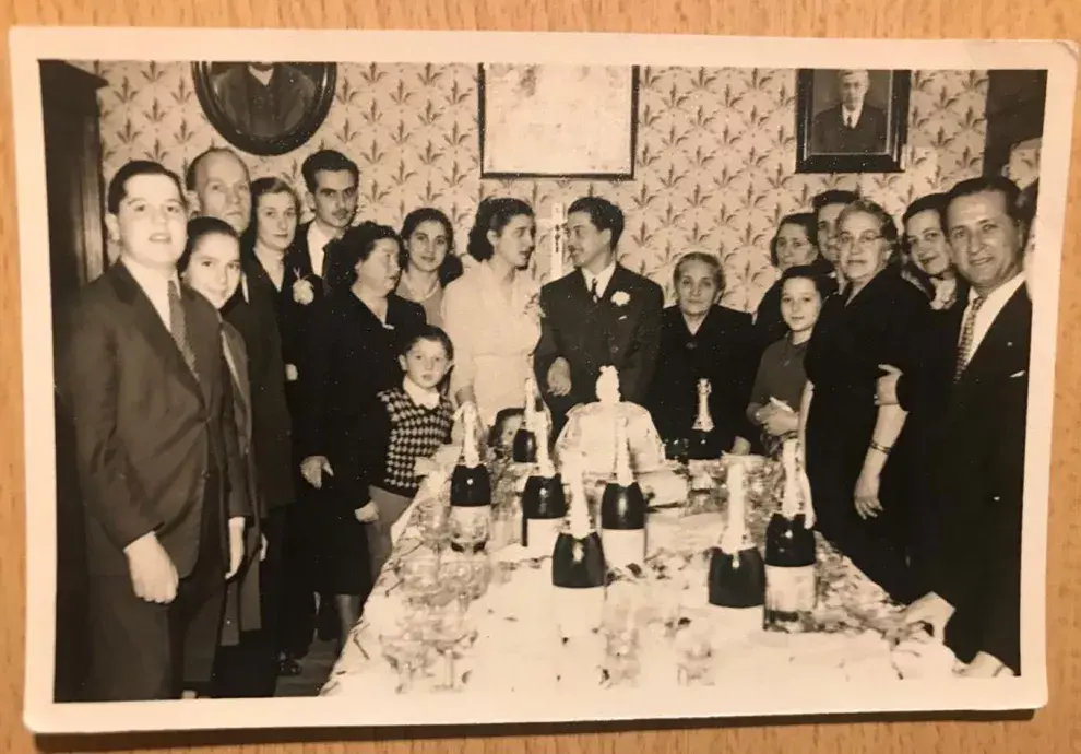 Celebración del compromiso de Piru y Víctor, un amor que lleva siete décadas