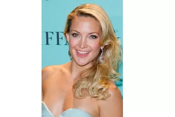 Con otra versión de pelo suelto. ¿Qué opinas?