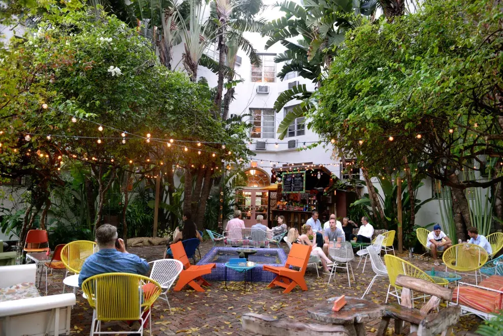 The Broken Shaker para tomar tragos y escuchar música con onda al atardecer