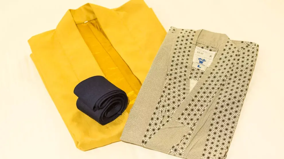 La yukata y el abrigo para la cena