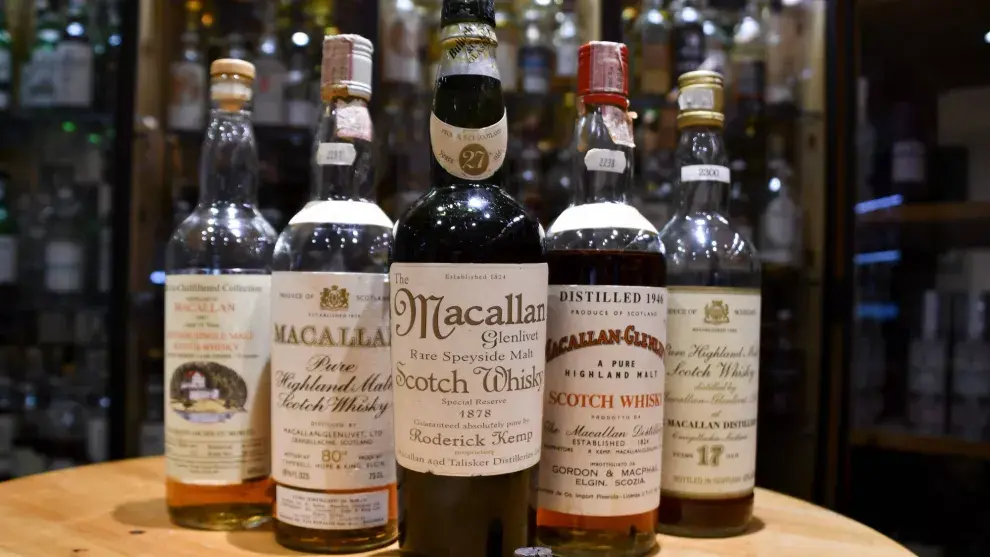 La colección de Macallan del bar suizo