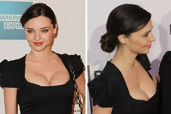 Miranda Kerr, con raya al costado y pelo recojido. El pelo bien oscuro resalta sus ojos