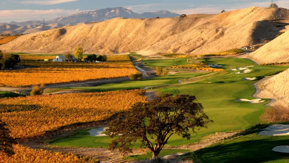Los viñedos Wente, con campo de golf y una antigua casona, son uno de los más antiguos en el valle