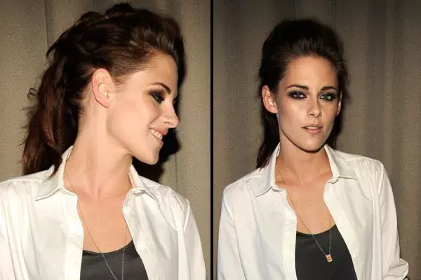 Kristen Stewart, algo más gótica, eligió un mega jopo para un look casual