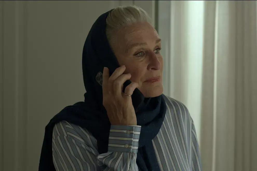 Glenn Close como Marjan Montazeri en Tehran