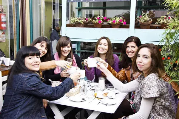 Invitadas a tomar el té