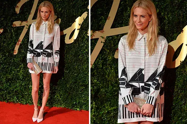 La modelo británica Poppy Delevingne eligió un vestido camisero con un divertido estampado de piano. ¿Qué tal?
