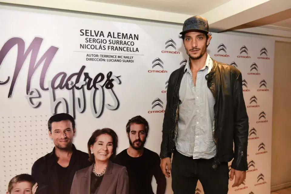 Lucho Jacob eligió un look casual para la presentación de la película