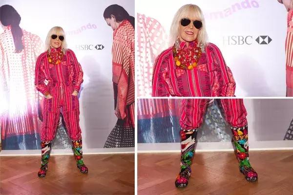 Marta Minujin, con un mono súper colorido, también pasó por el desfile de Tramando
