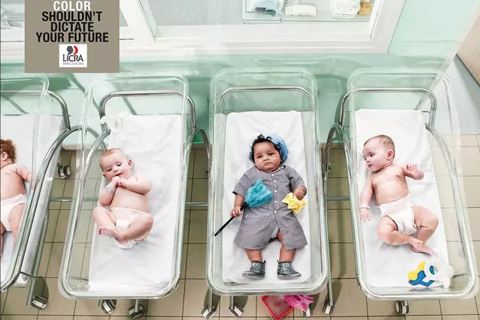 El color de tu piel no puede marcar tu futuro, anuncia esta publicidad