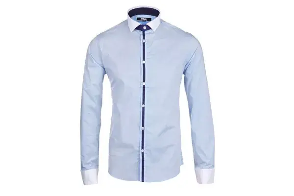 Una camisa siempre es un buen regalo. esta es ideal para una salida de tarde (Ona Saez-Dafiti, $ 389)