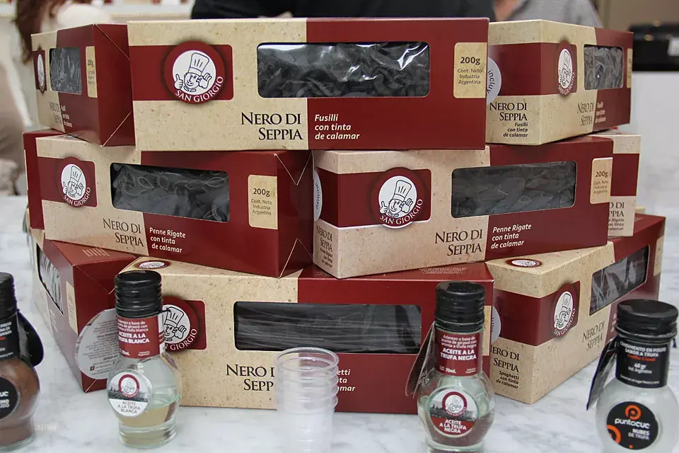 Otra de las opciones, fideos con tinta de calamar