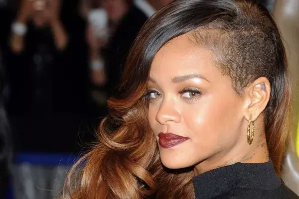 Rihanna no sale de gira sin su estilista de cabecera