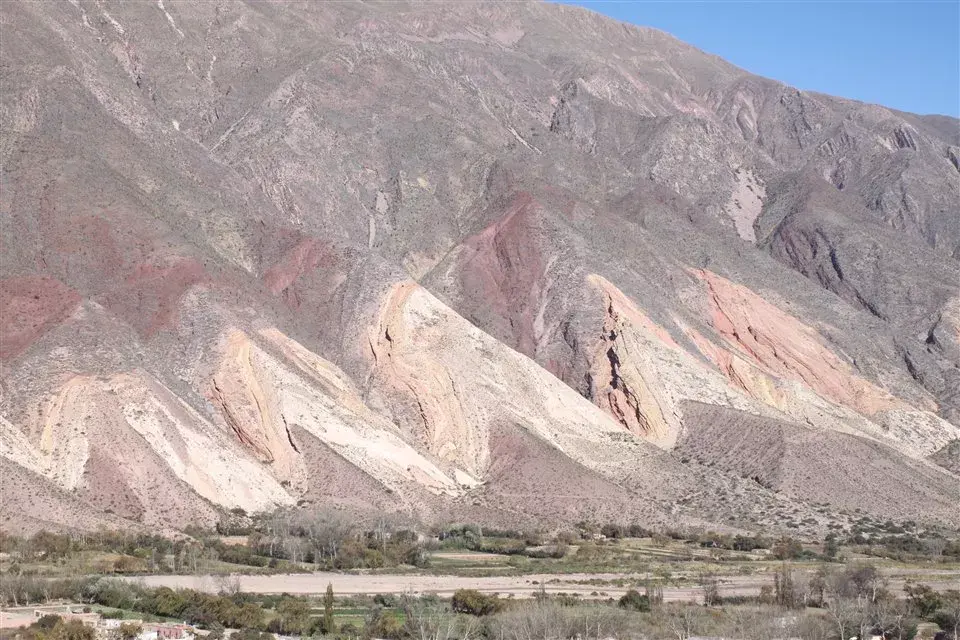 La colorida Paleta del Pintor, en Maimará