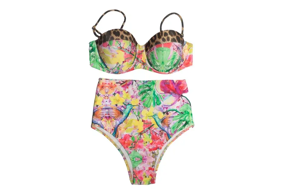 Mix de estampas y culotte tiro alto (Bikinis Karr, $700)