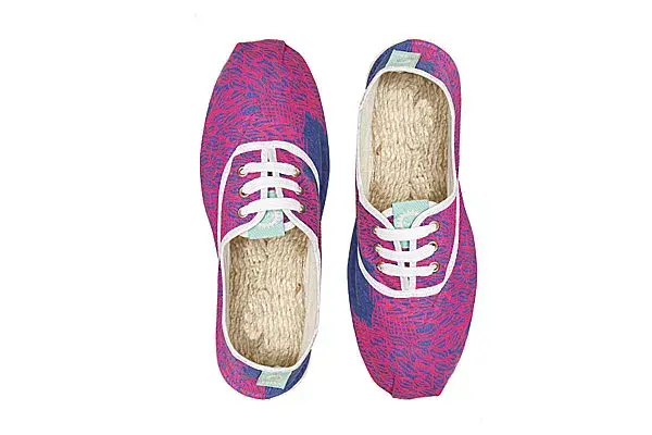 Zapatillas acordonadas (Rueda, $195)