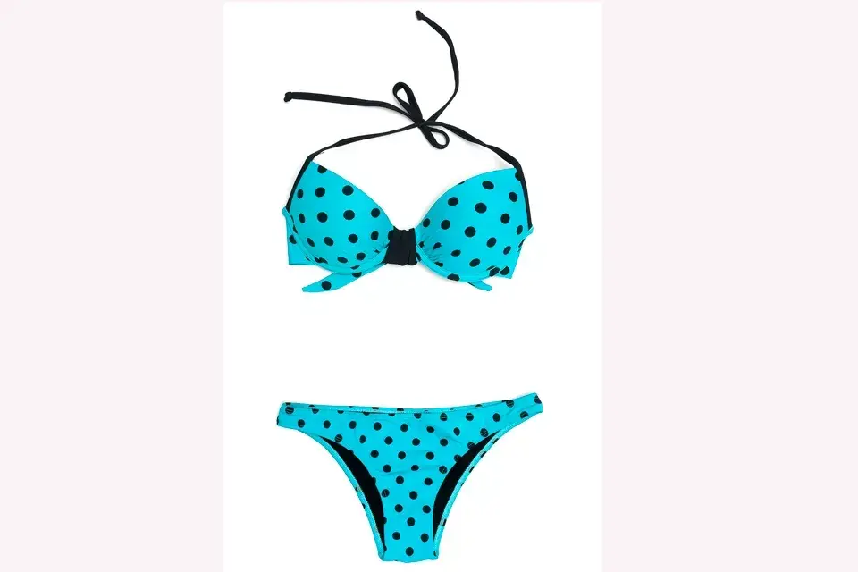 Bikini a lunares turquesa con push up soft y vedetina Sweet Lady, $339