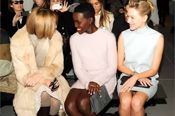 Anna Wintour, Lupita Nyong y Naomi Watts son las elegidas de Calvin Klein. Las tres derrochan estilo a la hora de elegir un outfit. Además, son exitosas en su trabajo y muy bellas